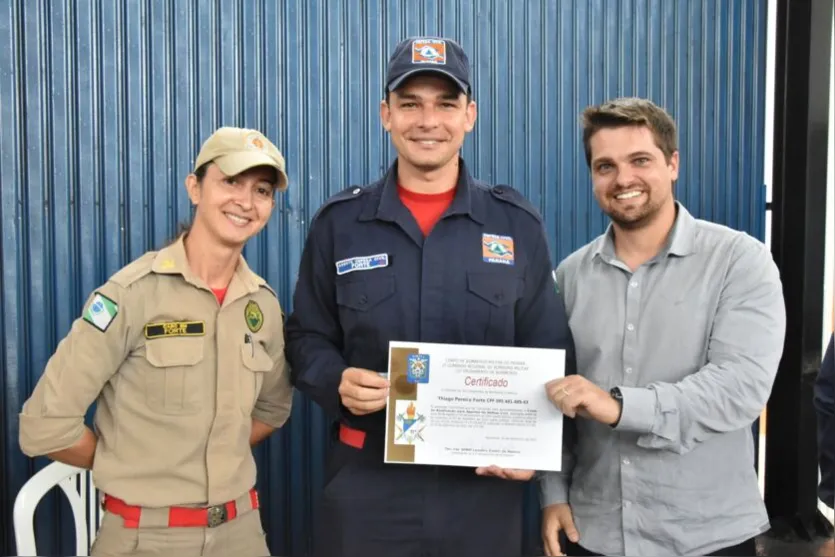 Agentes da Defesa Civil de Jandaia e Mandaguari recebem certificado