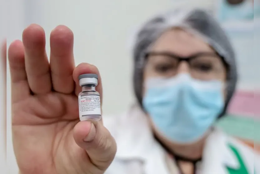  Apucarana amplia, a partir desta quinta-feira (16), a oferta da vacina Pfizer bivalente contra a Covid-19 para novos públicos 