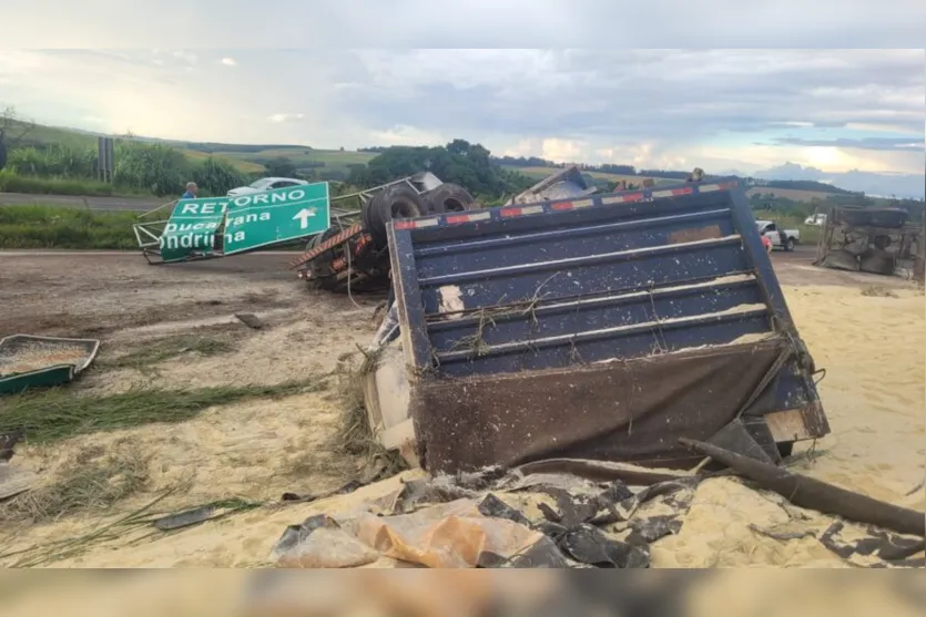 Capotamento de carreta em Cambira deixa vítima em estado grave