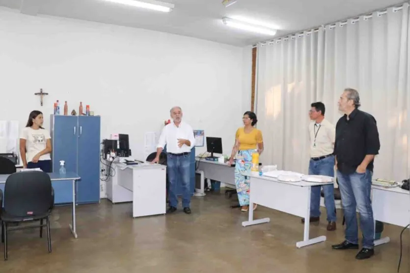  Carlos Oliveira foi apresentado pelo prefeito Marcelo Reis à equipe do Departamento de Agricultura 