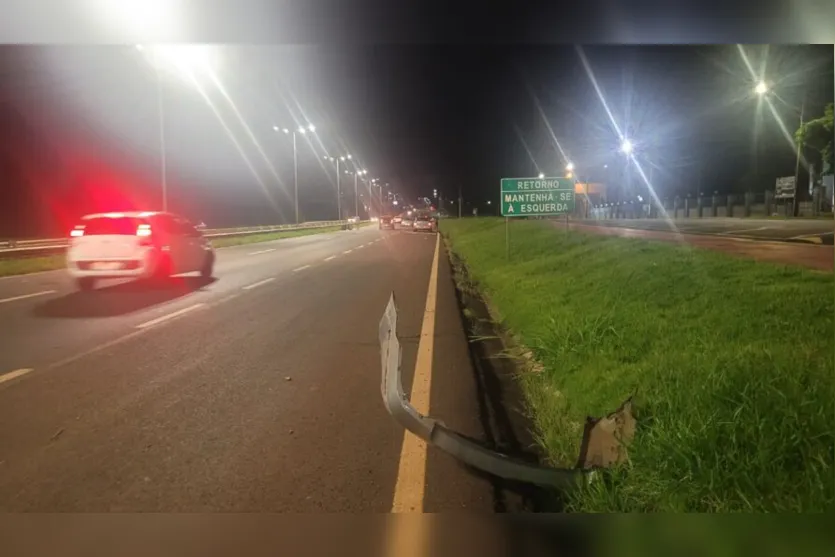  Carro bateu no guard-rail e rodopiou, parando apenas em frente à Facnopar 