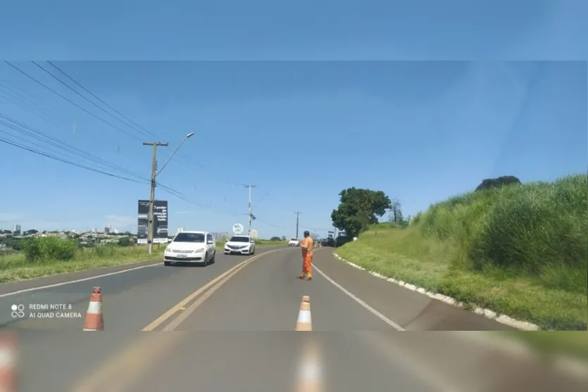  Carros usam uma das vias da BR-369 durante obras do DNIT 