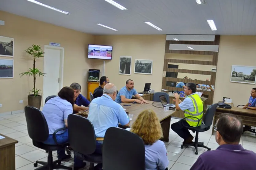  Eles estiveram reunidos no gabinete do prefeito 