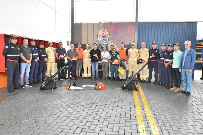  Equipamentos foram entregues em solenidade nesta sexta-feira 