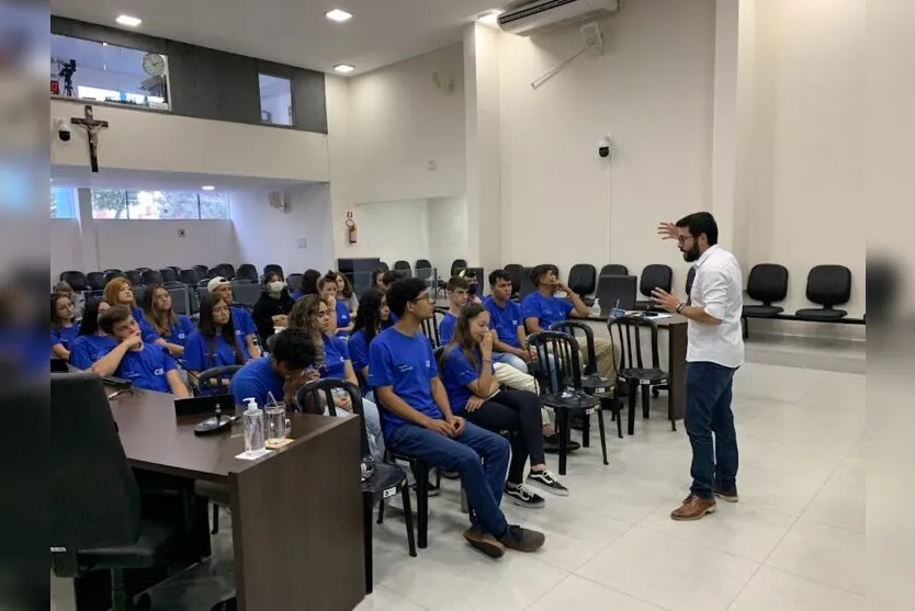 Estagiários do CIEE aprendem sobre cidadania e participação na Câmara