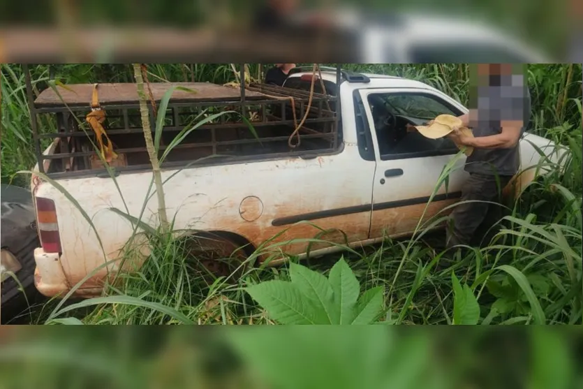  Ford Courier foi roubada durante a noite de terça-feira (13) 