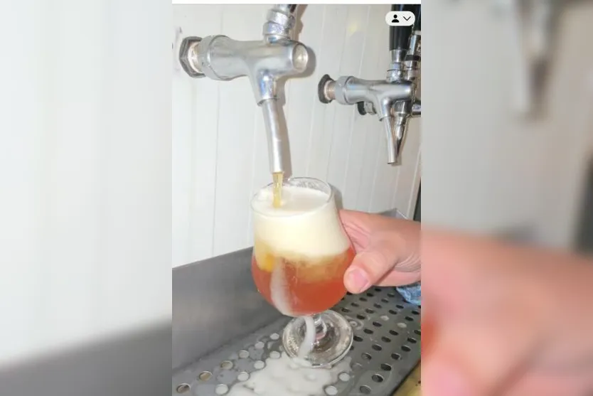  O prefeito Junior da Femac foi convidado para experimentar as duas amostras da Dalle Cervejaria 