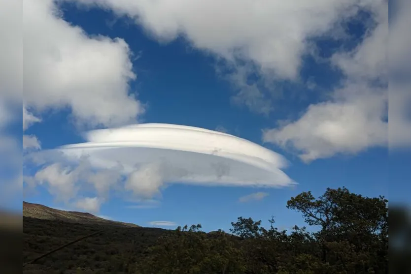  Observadores confundiram nuvens com óvnis no Havaí 