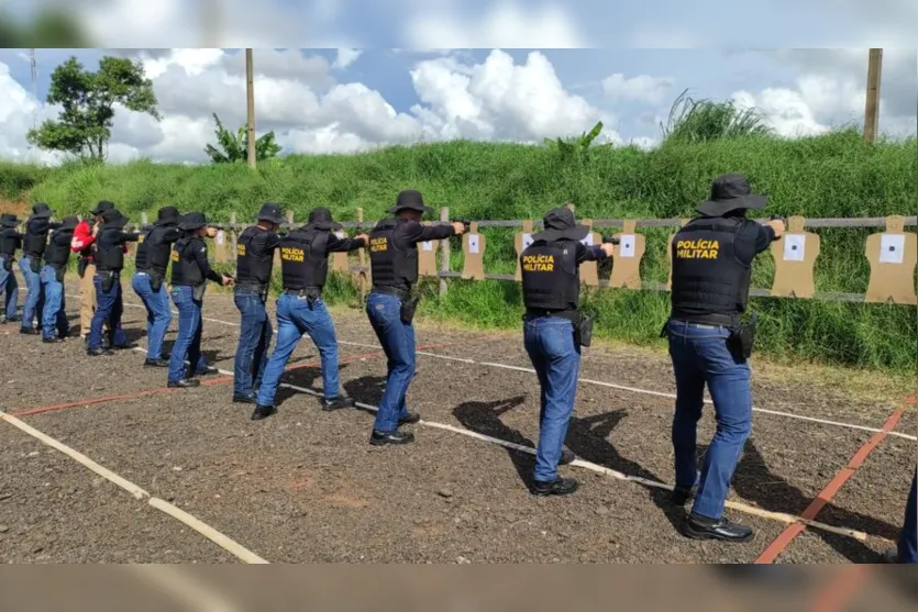  Os 60 militares em formação já receberam aulas teóricas sobre armamento e praticaram o manuseio 