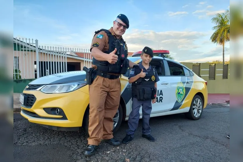 Policiais fazem a alegria de aniversariante em Apucarana