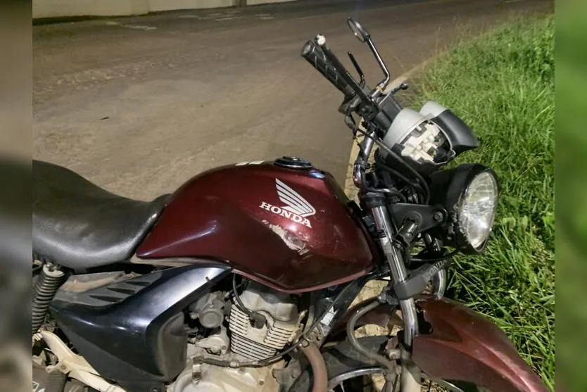Samu atende vítima de acidente entre carro e moto em Apucarana