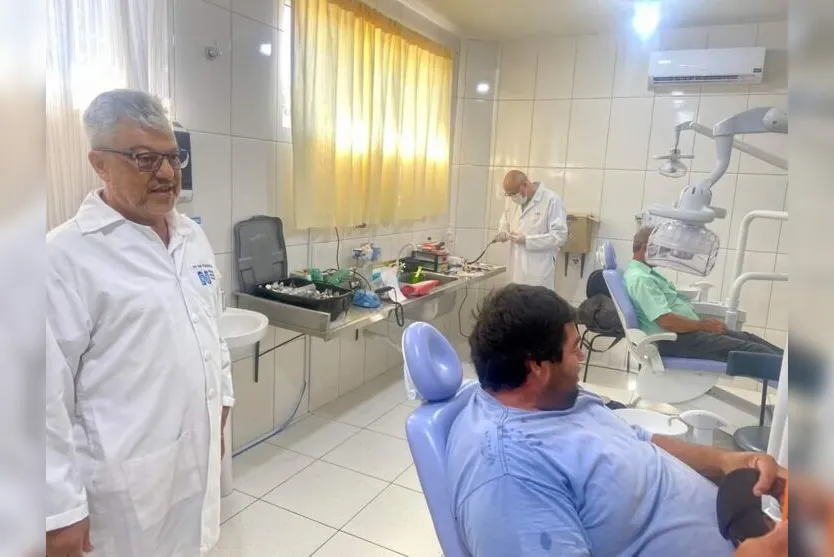  Um dos pacientes que recebeu próteses dentárias foi o trabalhador rural, Elias Lima 
