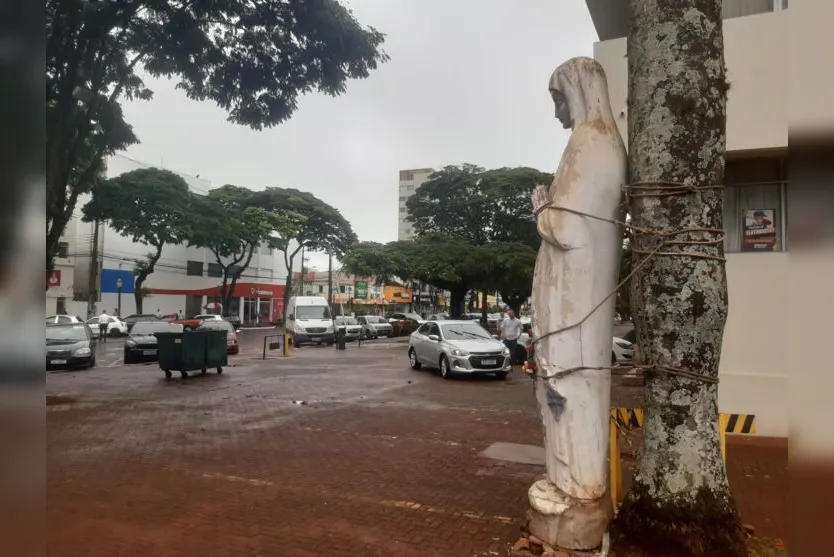  Imagem de Nossa Senhora de Lourdes está em local provisório junto à Catedral 