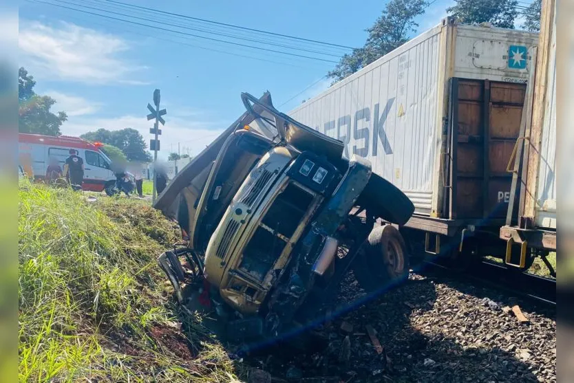  Motorista do caminhão foi encaminhado à UPA 