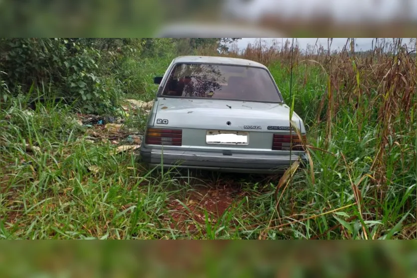  O carro foi localizado do Parque da Raposa. 