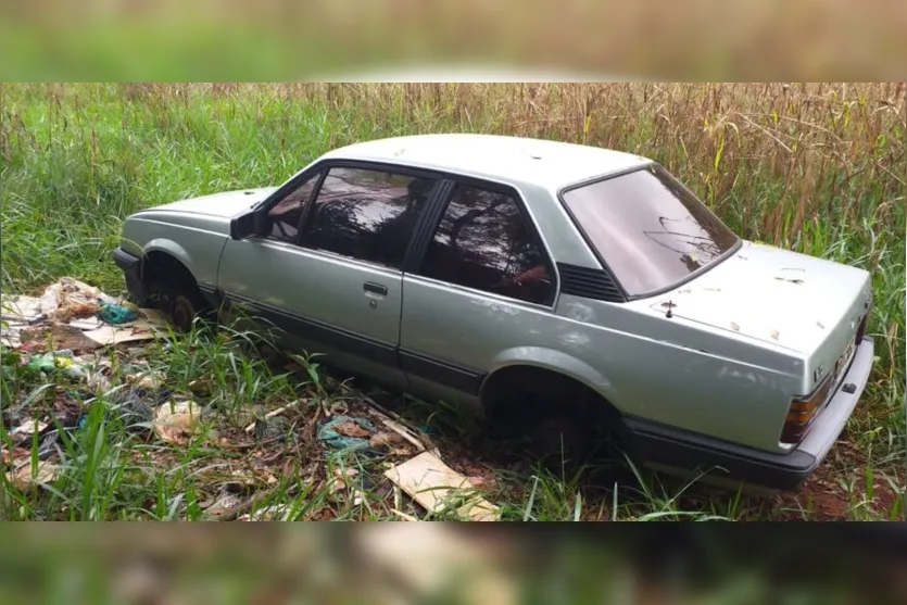  O carro foi localizado do Parque da Raposa. 