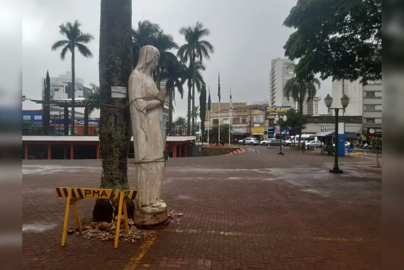  Santa estava localizada em um espaço entre o Salão Comunitário e a Catedral 