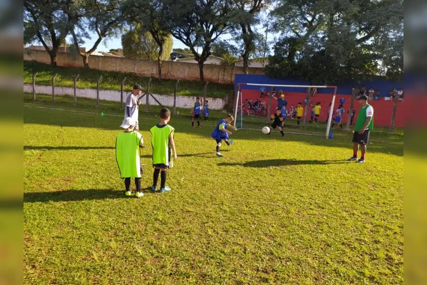  Treinamentos são feitos no Estádio Adilson Lázaro Ribeiro (antigo campo do Frigosanto) 