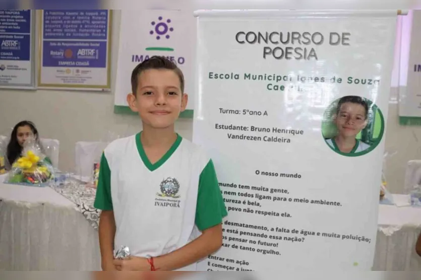  Vandrezen Caldeira (Escola Municipal Ignes de Souza Caetano), que abordou o tema O Nosso Mundo 