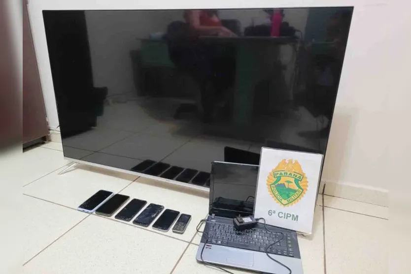  foram recuperados  Notebook Acer e uma televisão e alguns celulares 