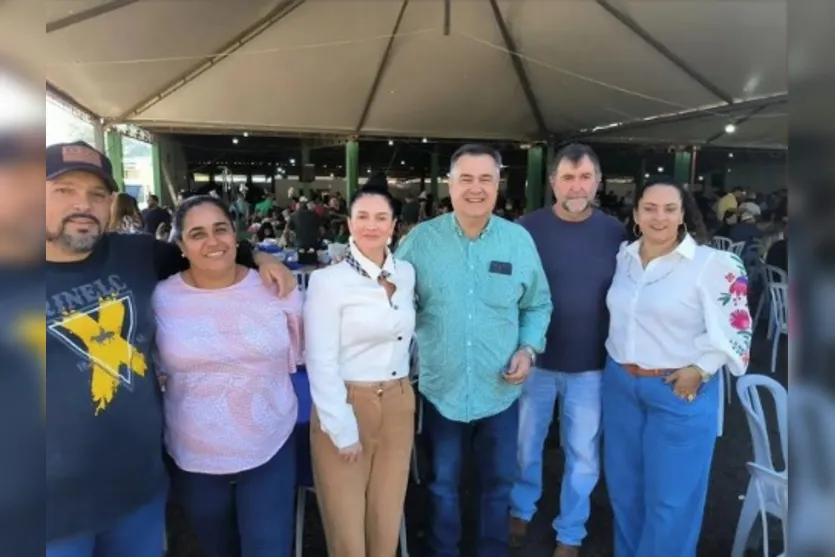 Beto Preto prestigia festa em Novo Itacolomi