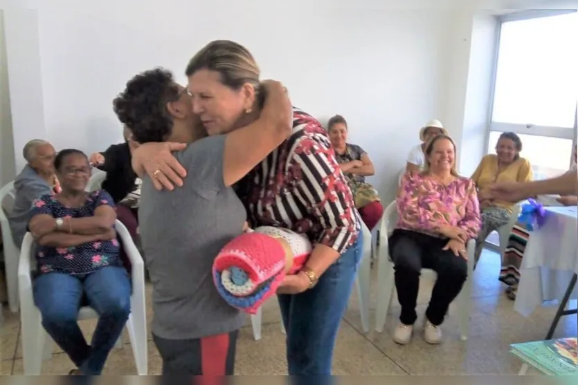 Centros de Convivência dos Idosos promovem 'chá das mães' em Arapongas