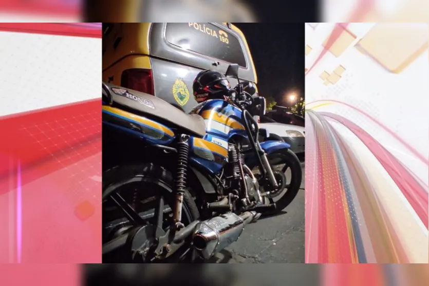  Diante dos fatos, a equipe encaminhou o suspeito, juntamente com a droga e a motocicleta até a delegacia 