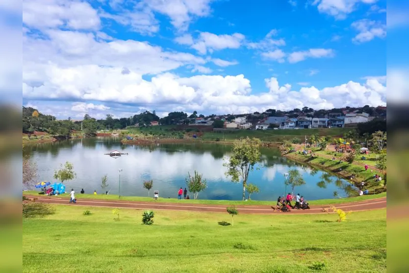  Lago Municipal Ângelo Santini, em Jardim Alegre 