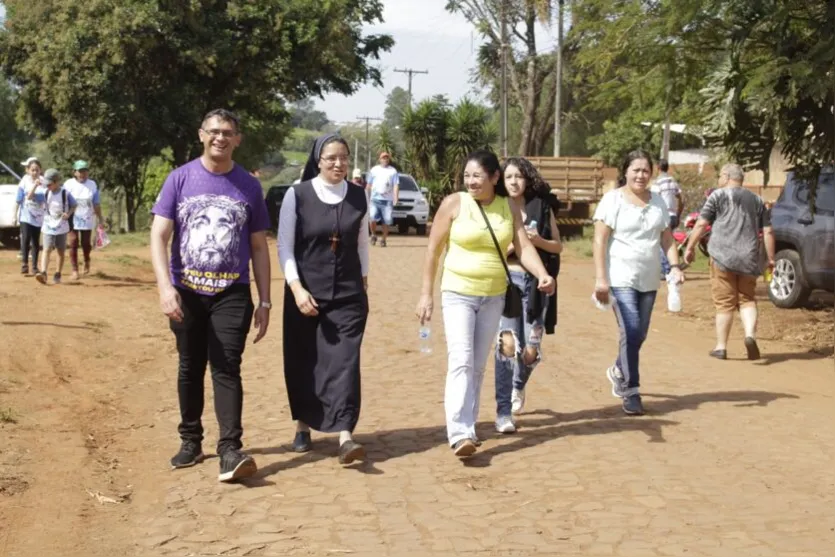  Padre Marcos Bertanha com Irmã Maria da Luz - Servas da palavra 