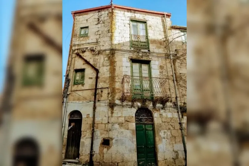  A mulher comprou as casas em 2019, mas o caso repercutiu recentemente 