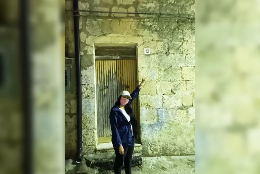  A mulher comprou as casas em 2019, mas o caso repercutiu recentemente 