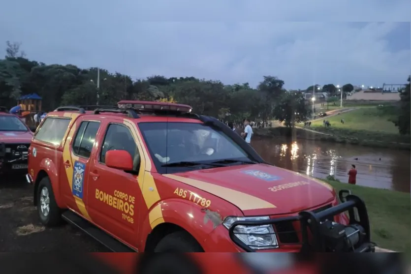 Bombeiros de Apucarana buscam por pessoa desaparecida em represa