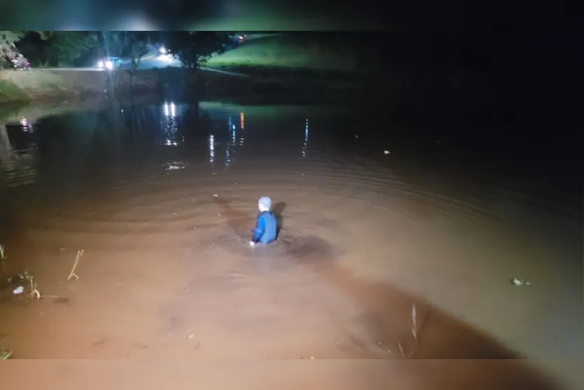 Bombeiros de Apucarana buscam por pessoa desaparecida em represa