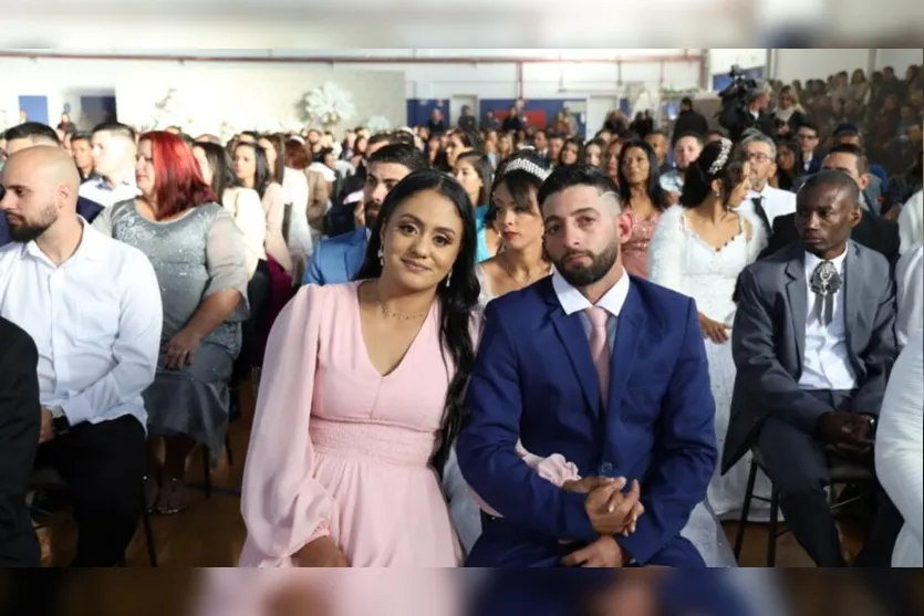 Casamento comunitário oficializa união de 82 casais; veja fotos