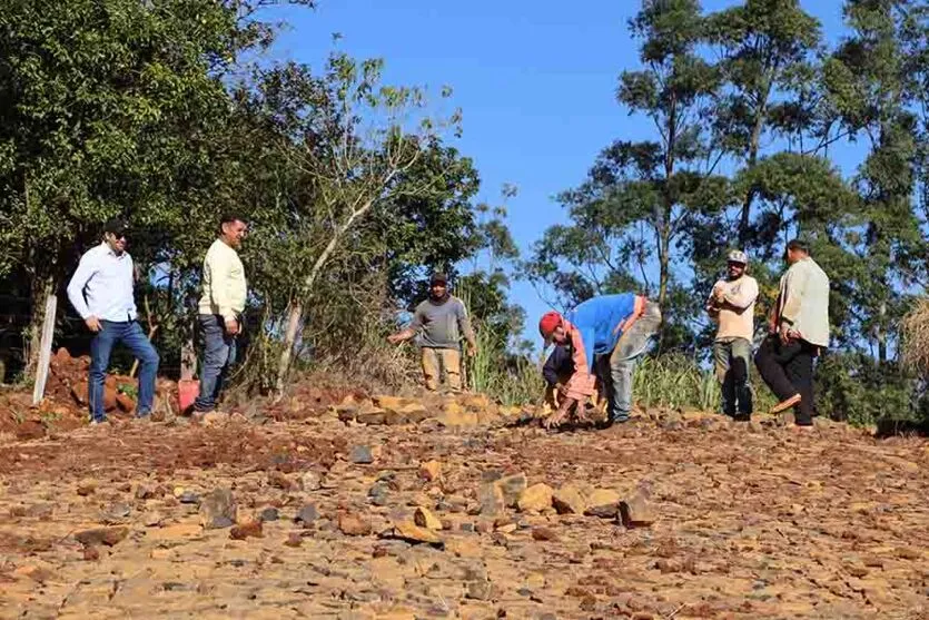  Com estas melhorias, Ivaiporã fortalece a infraestrutura rural, impulsionando o desenvolvimento agrícola e reafirmando o compromisso com a valorização do homem do campo 