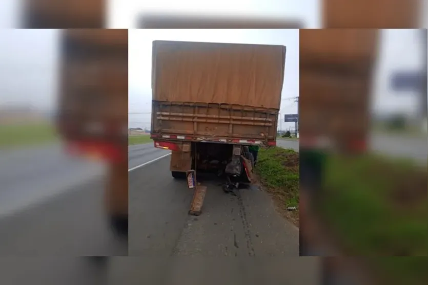  O acidente aconteceu na manhã deste domingo (18). 