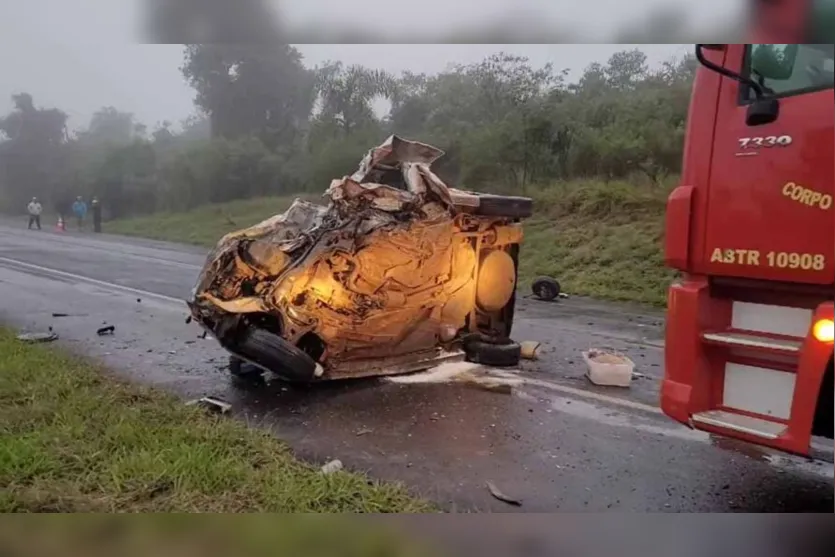  O condutor do Gol morreu no local do acidente 