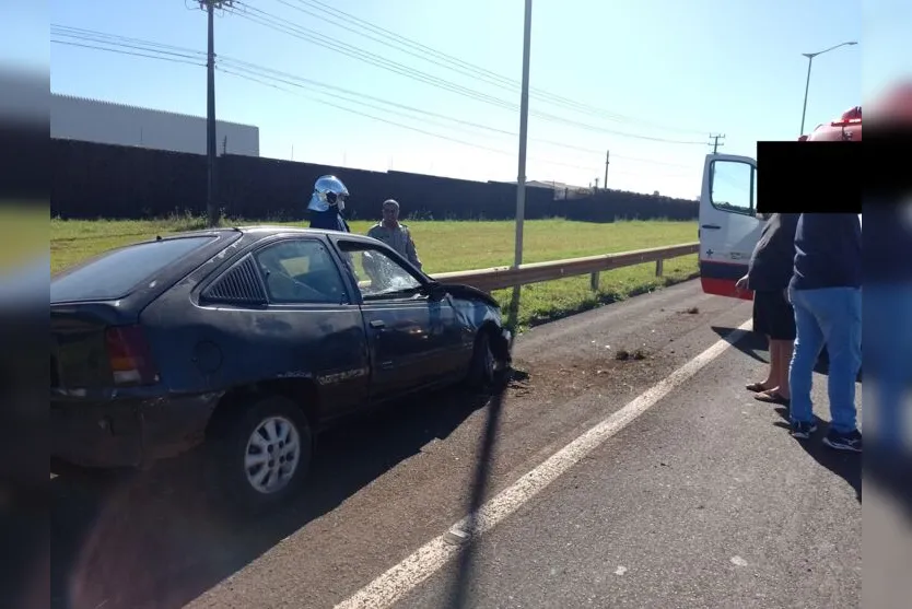  O motorista do carro ficou ferido 