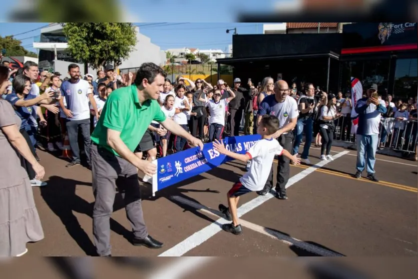  O prefeito de Apucarana esteve no evento 