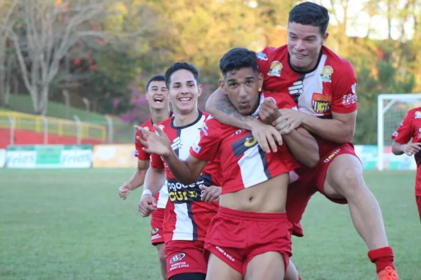  Os gols  foram marcados pelos jogadores Hugo, Allan e Robert 