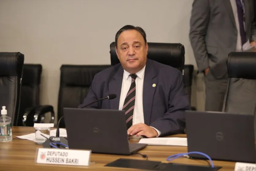  Hussein Bakri (PSD) anunciou medida após conversar com governador 