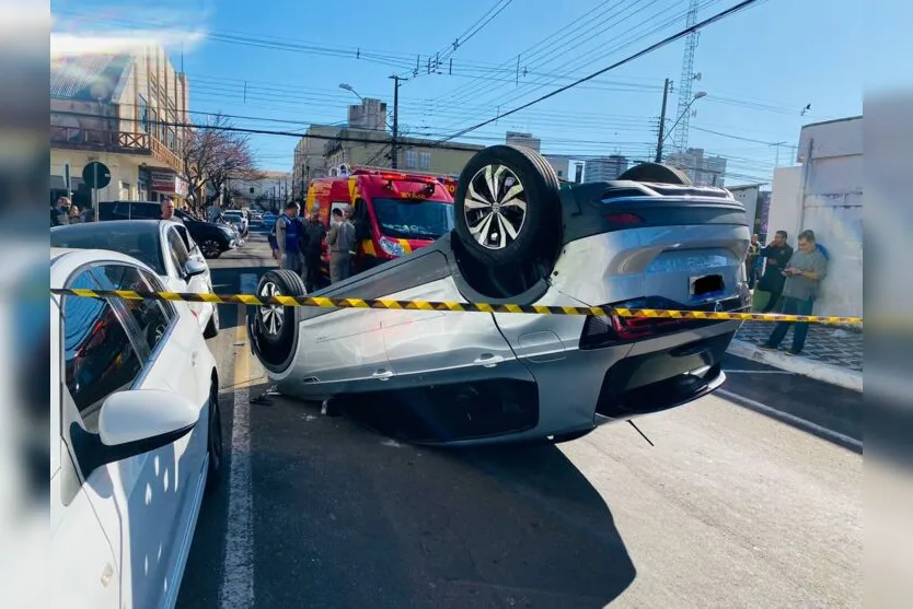  O carro era conduzido por uma mulher de 48 anos 