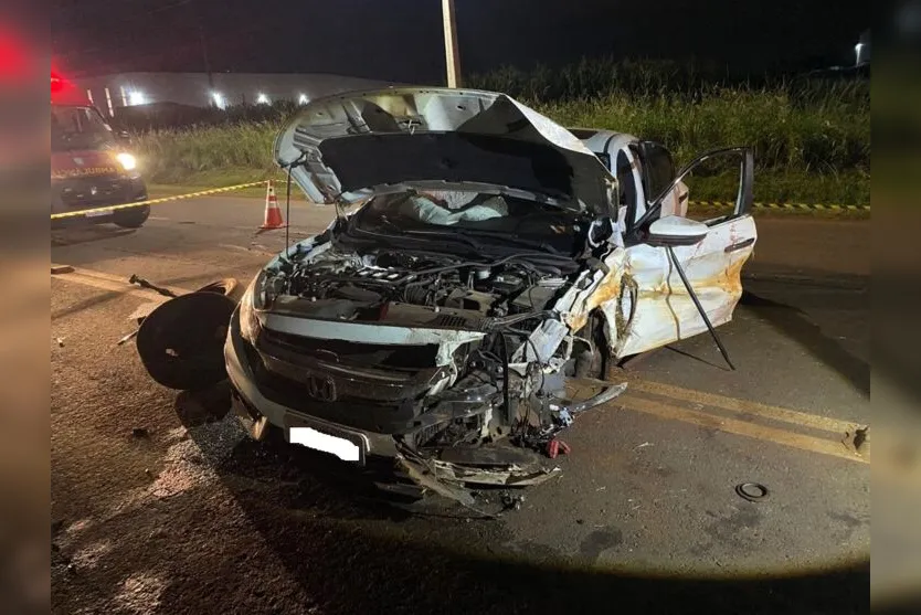  O homem perdeu o controle do carro e bateu no barranco. 