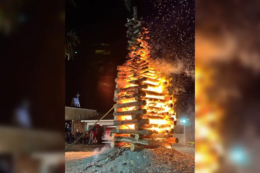 Paróquia de Apucarana celebra o mês de julho com fogueira de 10 metros