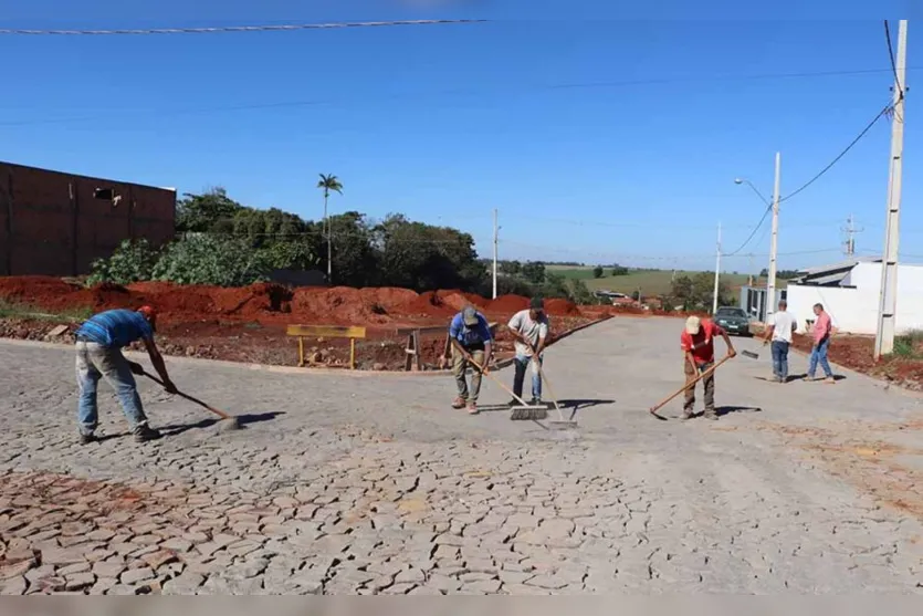  Ruas da Vila Nova Porã e Jardim Europa recebem pavimentação 