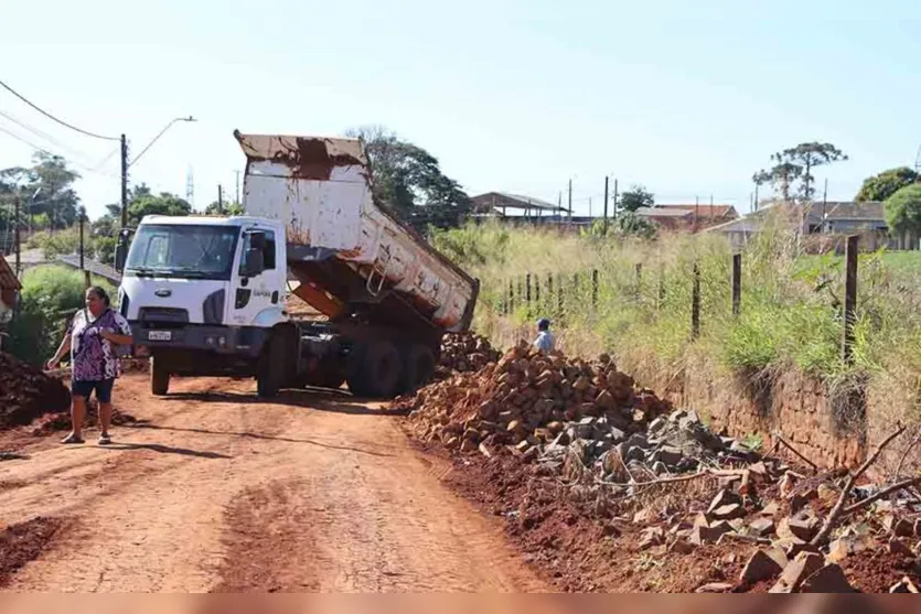  Ruas da Vila Nova Porã e Jardim Europa recebem pavimentação 