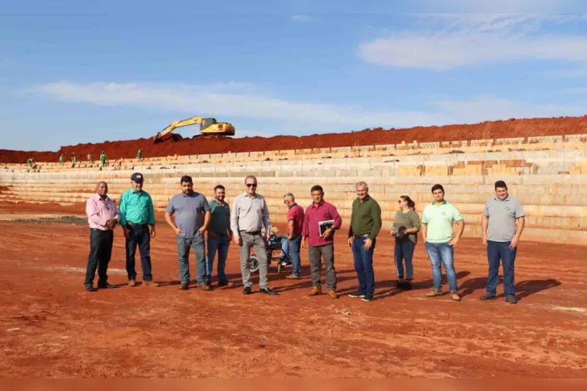  Visita as obras do Parque de Exposições de Ivaiporã 