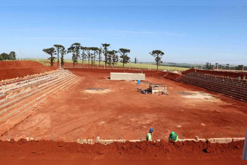  Visita as obras do Parque de Exposições de Ivaiporã 