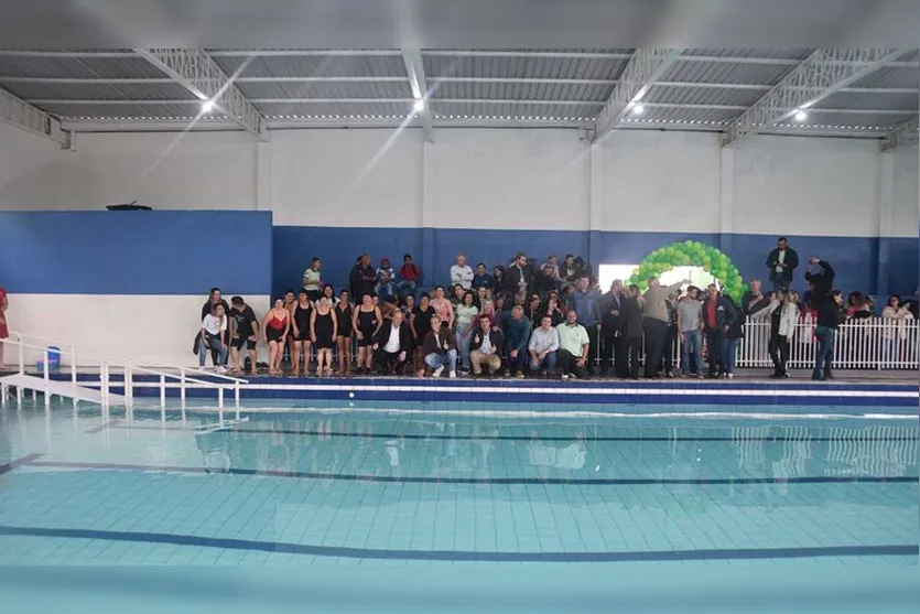  A cobertura e aquecimento da piscina foi uma das oito obras inauguradas no último sábado 