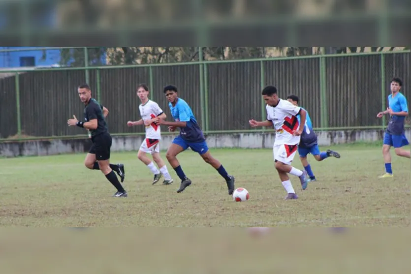  A fase municipal do Bom de Bola teve a participação de 26 agremiações de 13 colégios de Apucarana 